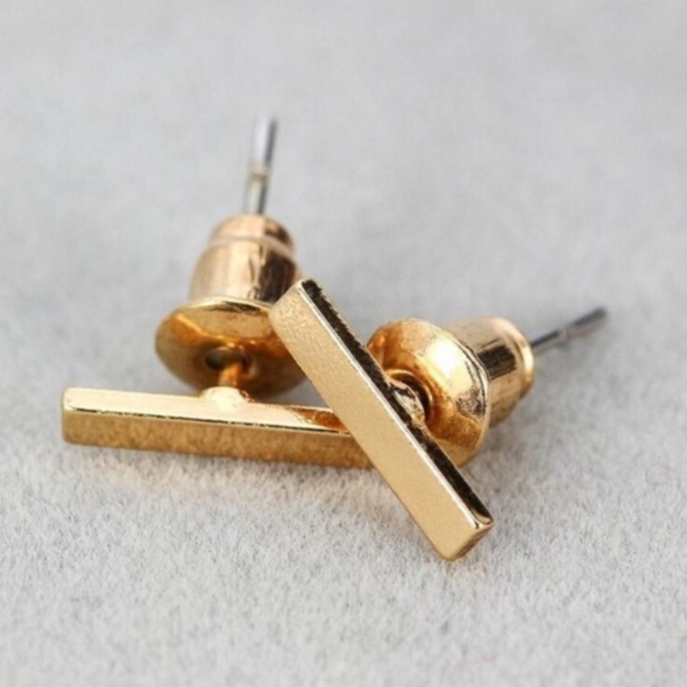 3/$30 last pair! Gold bar earrings - Picture 2 of 4